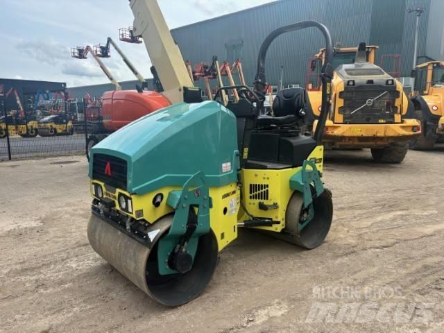 Ammann ARX 26 振動ローラ