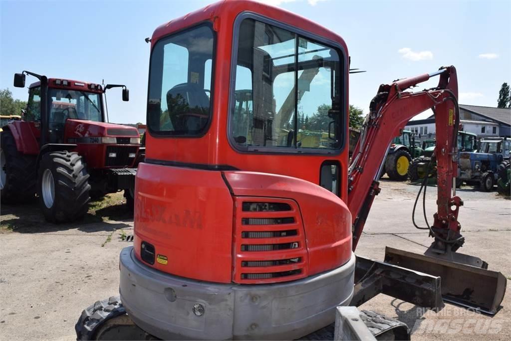 Bobcat E 26 ミニ油圧ショベル 7t以下（ミニユンボ・ミニディガー）