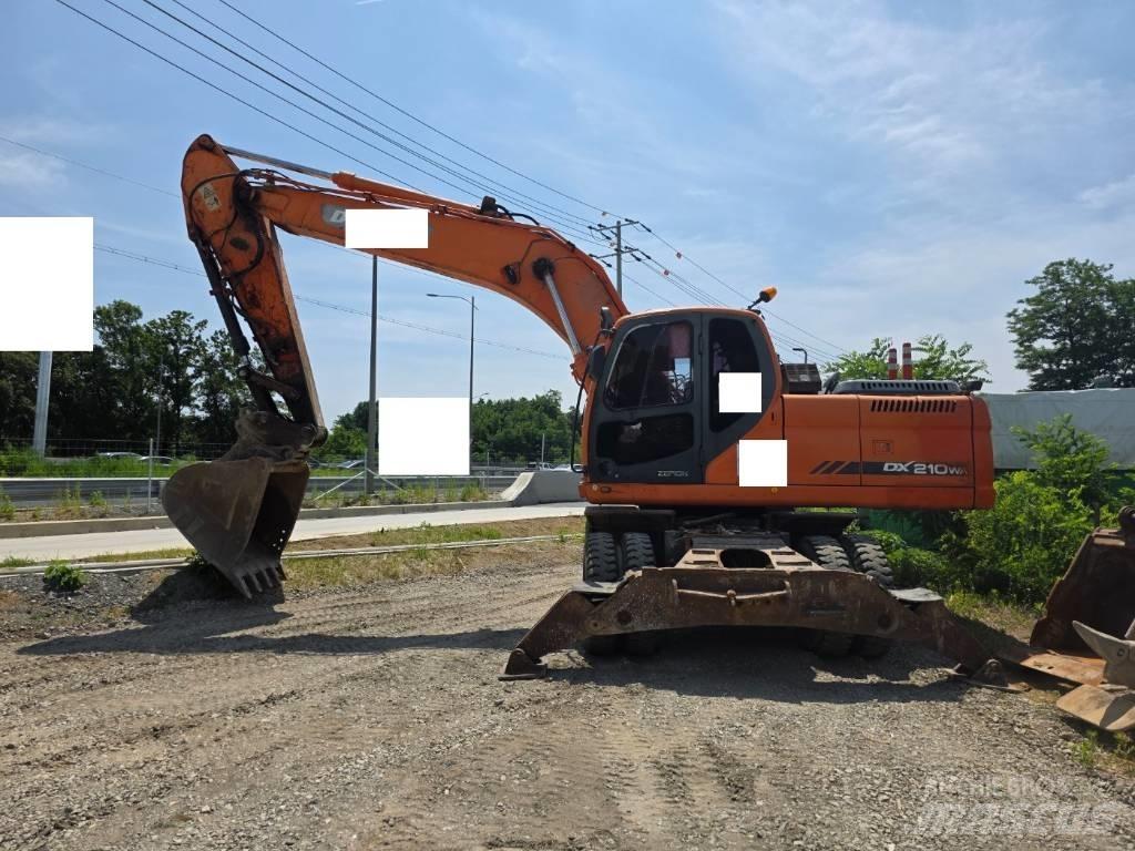 Doosan DX 210 W ホイール式油圧ショベル（パワーショベル・ユンボ・バックホー）