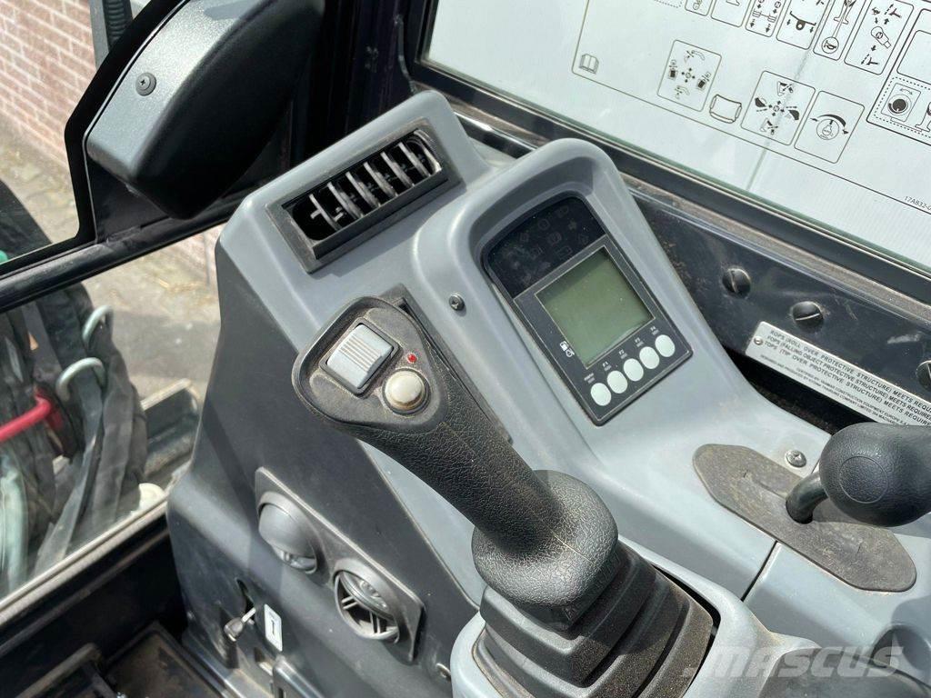 Yanmar VIO33-6 ミニ油圧ショベル 7t以下（ミニユンボ・ミニディガー）