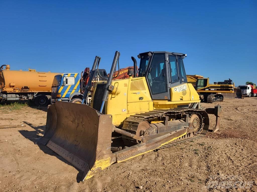 New Holland D 180 ブルドーザー