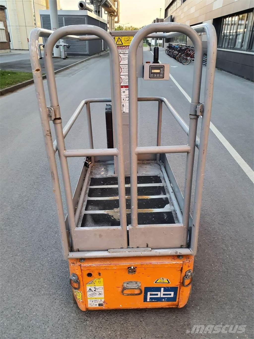 Manitou 60 V (01206) 垂直昇降型リフト