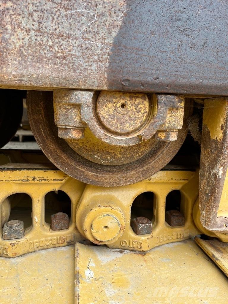 CAT D 6 T LGP ブルドーザー