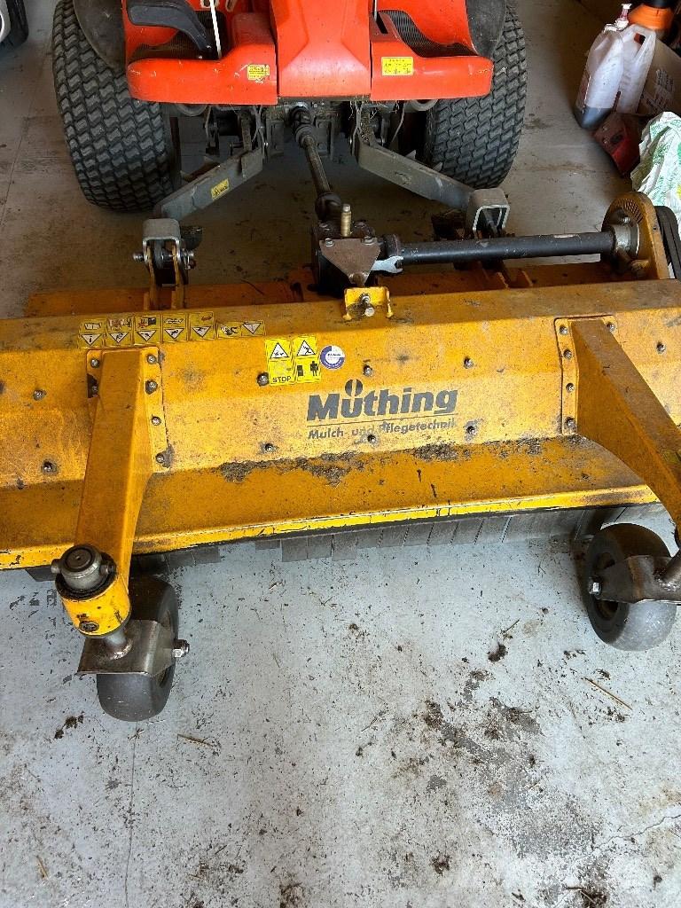 Kubota F 251 牽引式モア/芝刈り機