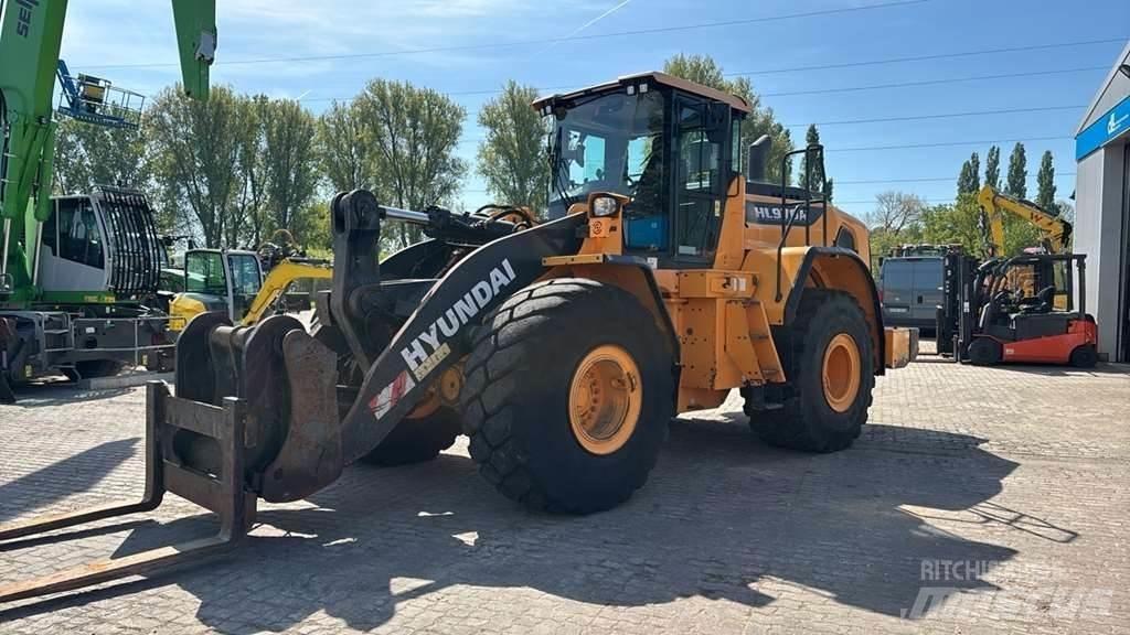 Hyundai HL970 ホイールローダー・タイヤショベル