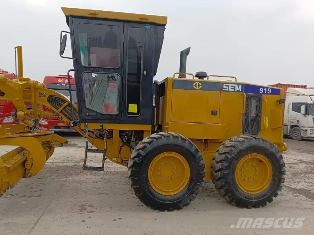 SEM 919 モーターグレーダー