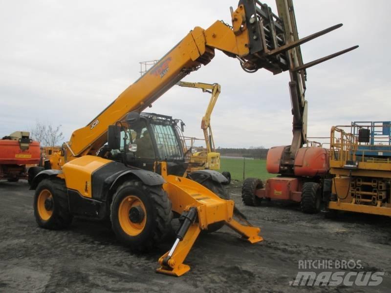 JCB 540-140 テレスコーピックハンドラー