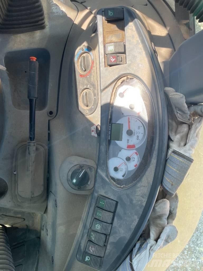 New Holland B 110 C バックホーローダー