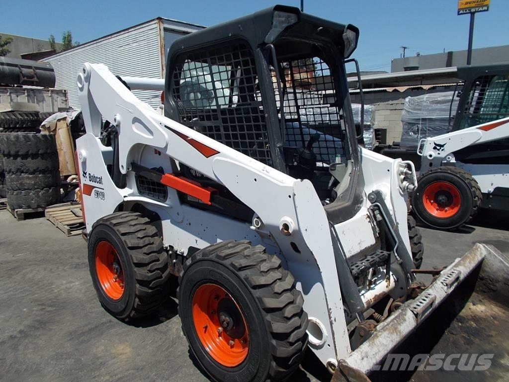 Bobcat S740 スキッドステアローダー
