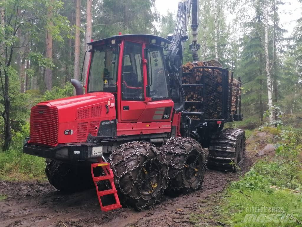Komatsu 845 フォワーダー