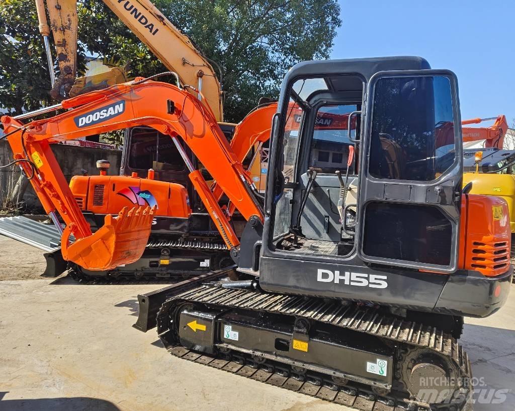 Doosan DH 55 ミニ油圧ショベル 7t以下（ミニユンボ・ミニディガー）