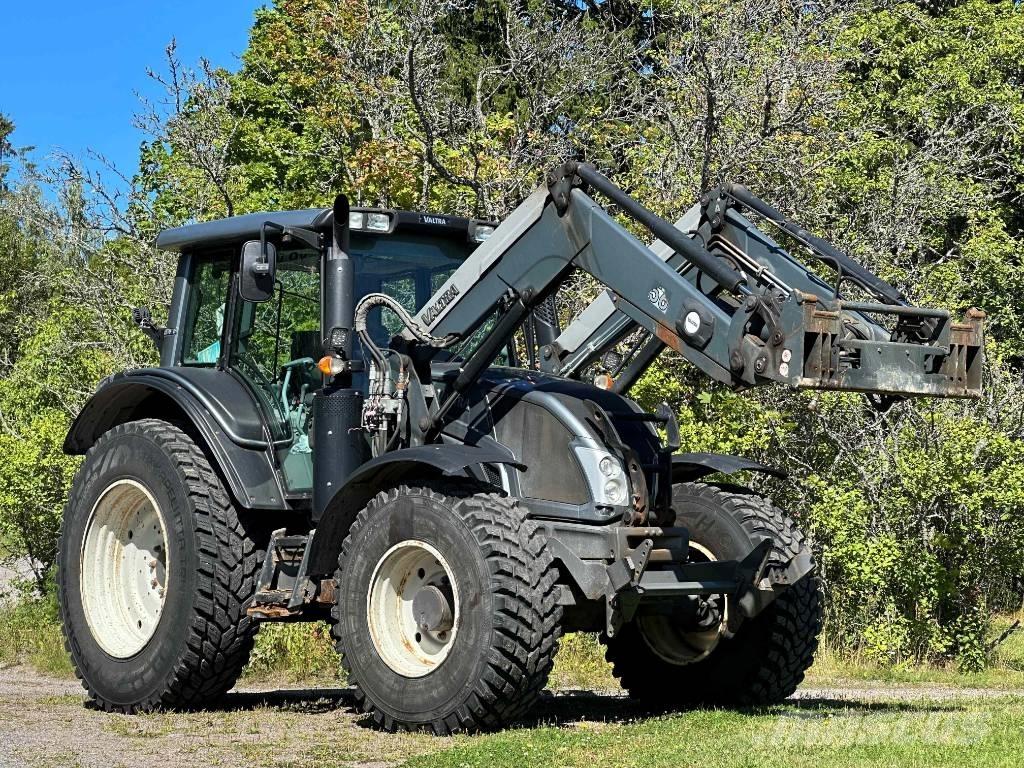 Valtra N 123 H5 トラクター