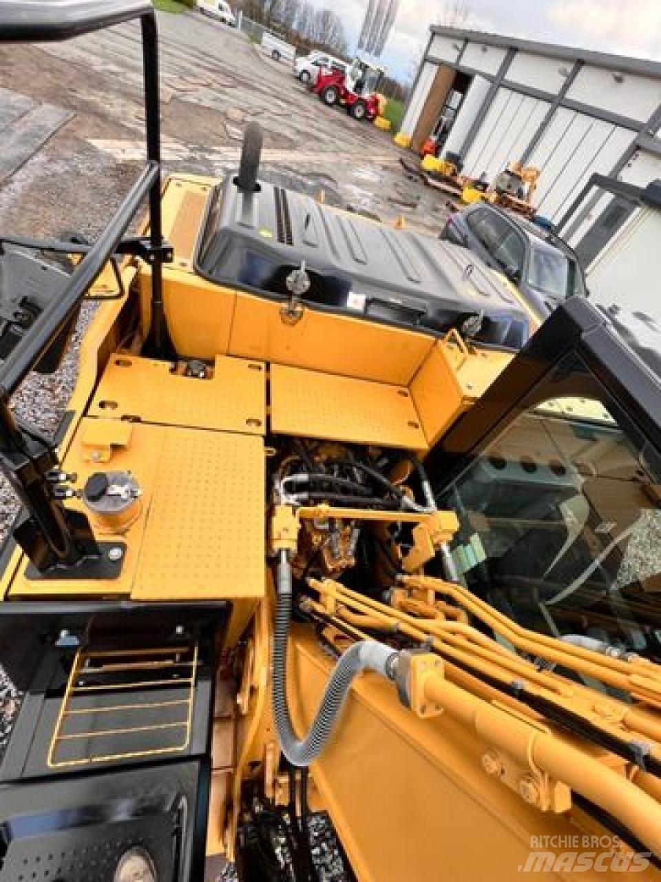 CAT 318EL + HS21 大型油圧ショベル12t以上（パワーショベル・ユンボ）