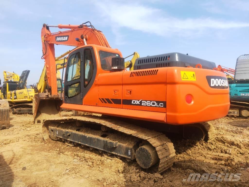 Doosan DX260LC 大型油圧ショベル12t以上（パワーショベル・ユンボ）