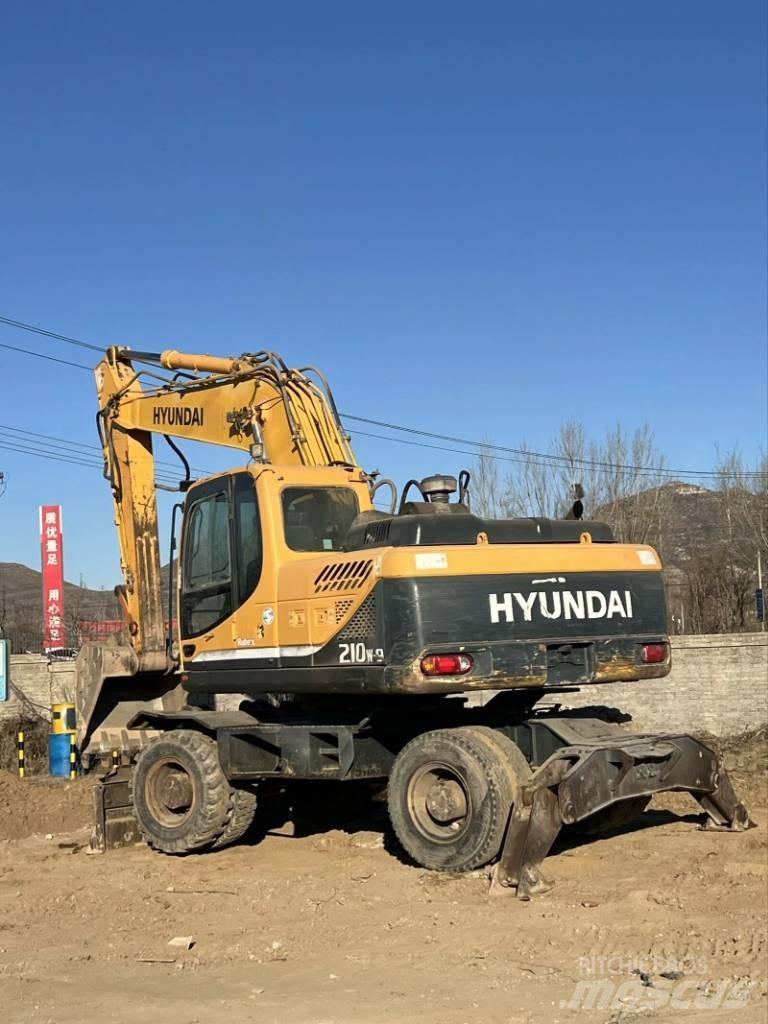 Hyundai R210W-9 ホイール式油圧ショベル（パワーショベル・ユンボ・バックホー）