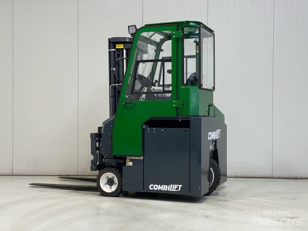 Combilift CBE2500 全方向リーチ型フォークリフト