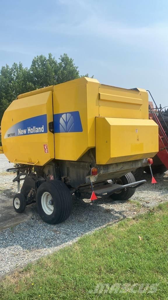 New Holland BR 7060 ラウンドベーラー