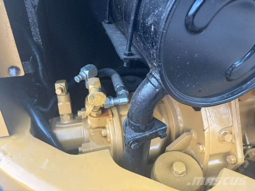 CAT 305 C CR ミニ油圧ショベル 7t以下（ミニユンボ・ミニディガー）