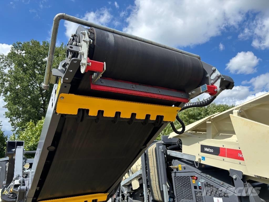 Metso J90 自走式クラッシャー