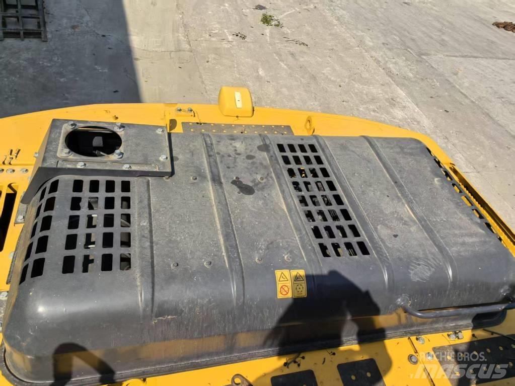 Komatsu PC 220-8 大型油圧ショベル12t以上（パワーショベル・ユンボ）