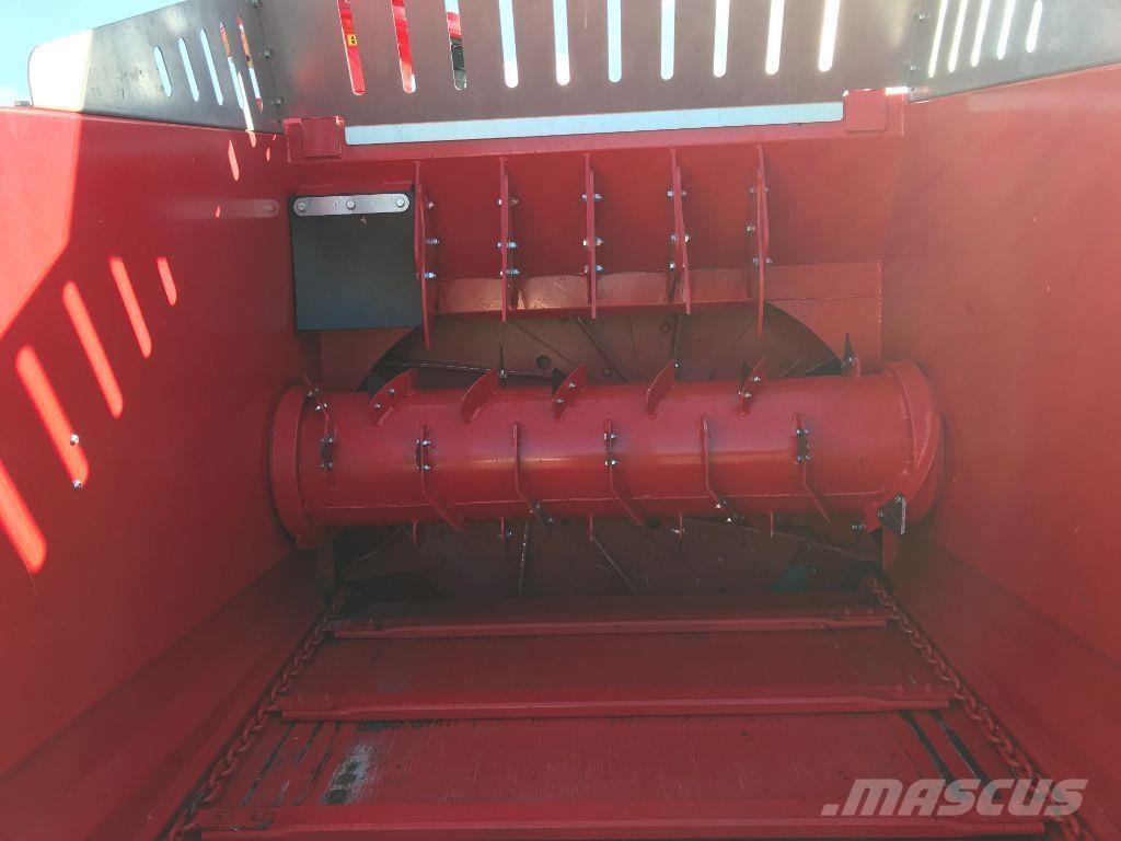 Silofarmer 280 ベールシュレッダー、カッター、アンローラー