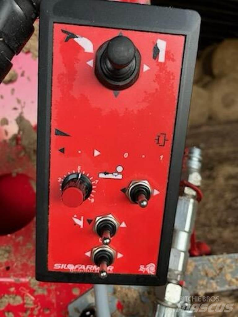 Silofarmer P280 ベールシュレッダー、カッター、アンローラー