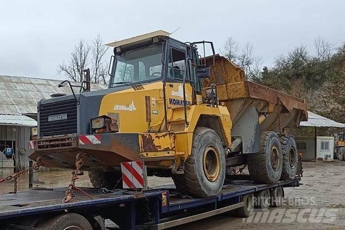 Komatsu HM300-2 サイト　ダンプ