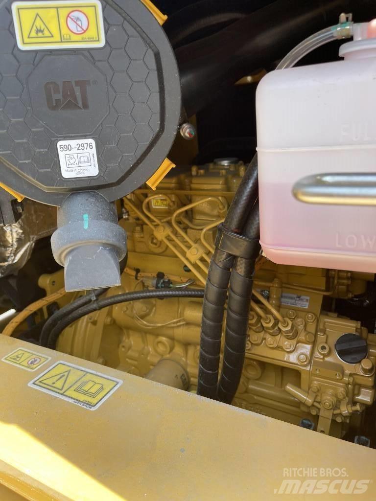 CAT 305.5 ミニ油圧ショベル 7t以下（ミニユンボ・ミニディガー）