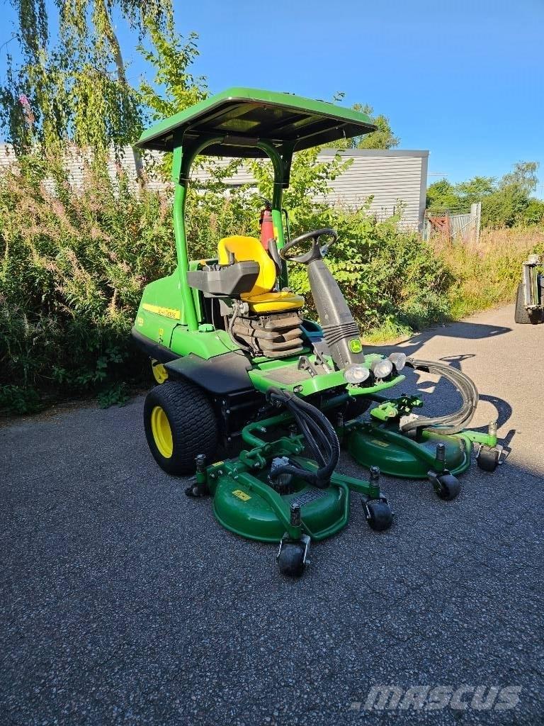 John Deere 7400 A ラフ・トリムモア/芝刈り機