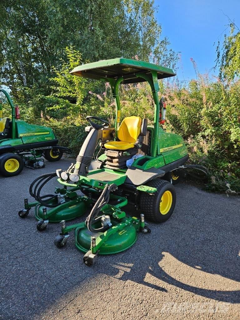 John Deere 7400 A ラフ・トリムモア/芝刈り機