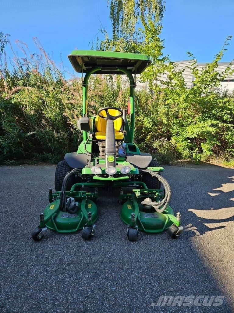 John Deere 7400 A ラフ・トリムモア/芝刈り機