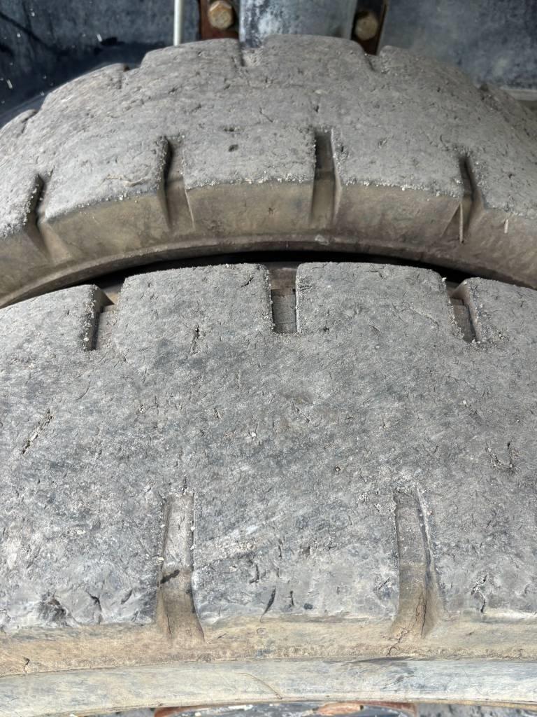 CAT MH 3022 廃棄物／工業産廃処理機