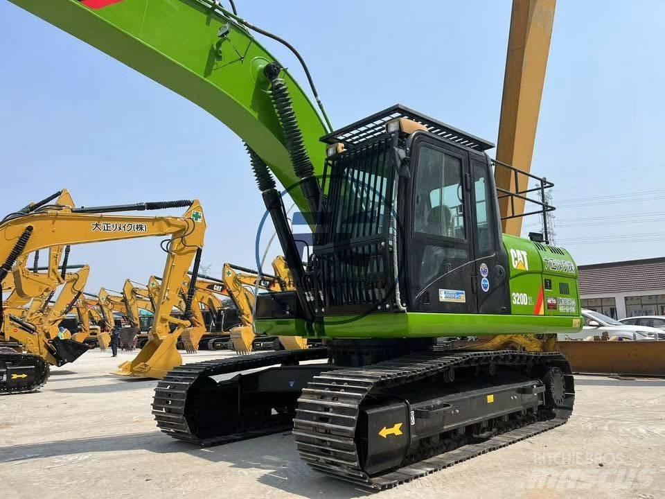 CAT 320 D 2 大型油圧ショベル12t以上（パワーショベル・ユンボ）