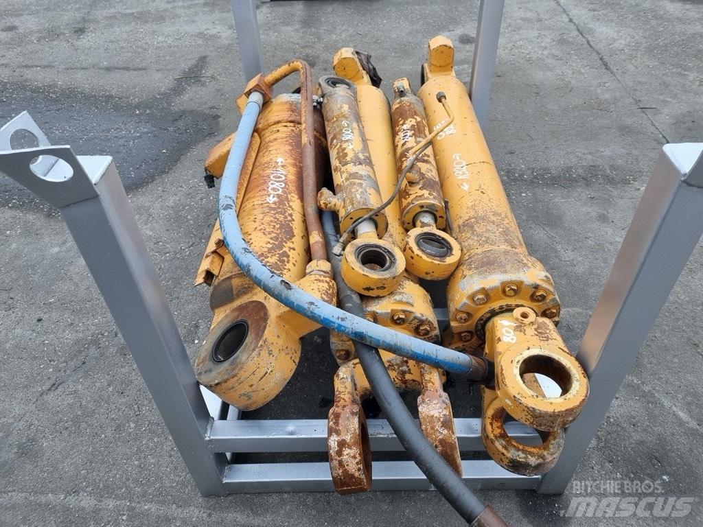 CASE 921 c siłowniki 油圧機