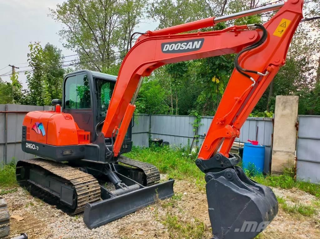 Doosan DH 60 ミニ油圧ショベル 7t以下（ミニユンボ・ミニディガー）