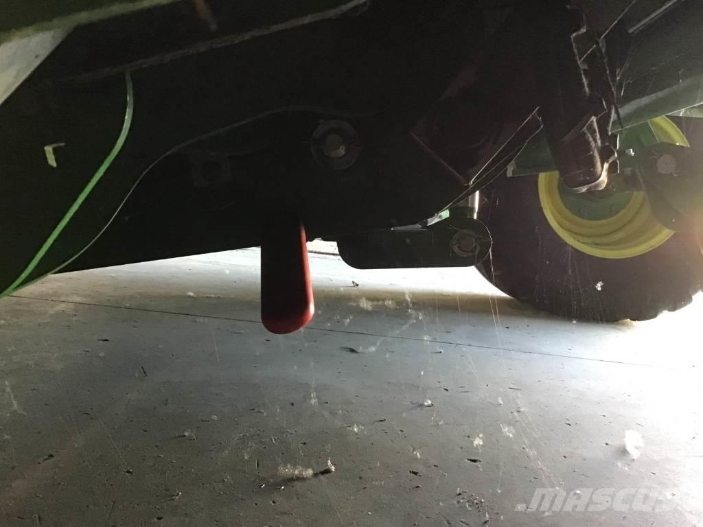 John Deere V461M ラウンドベーラー