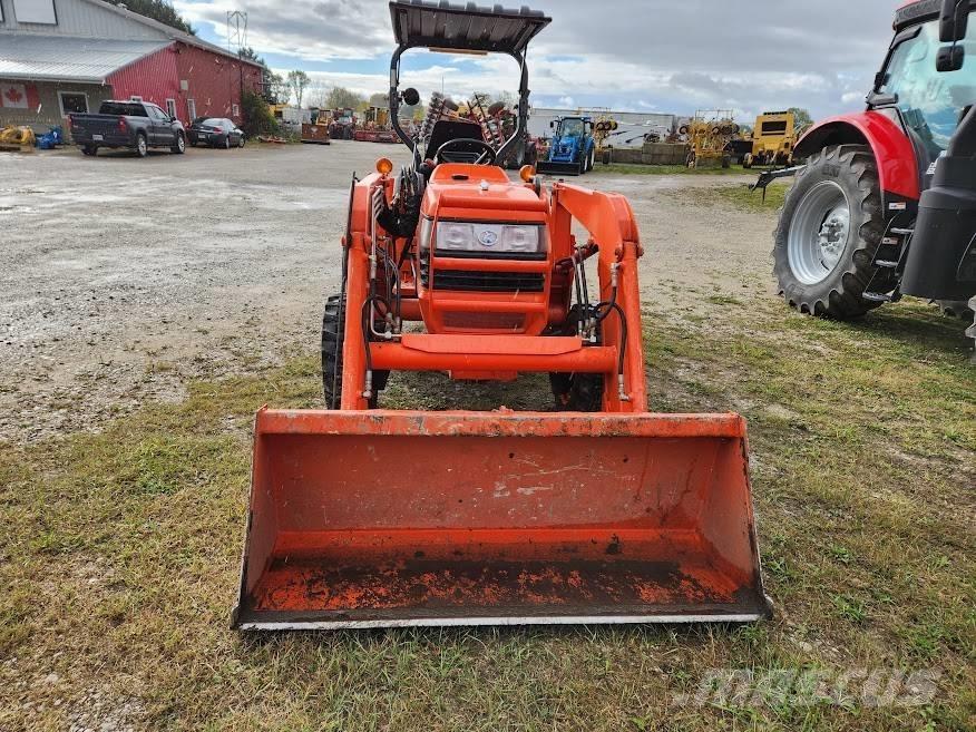 Kubota L 3400 DT トラクター