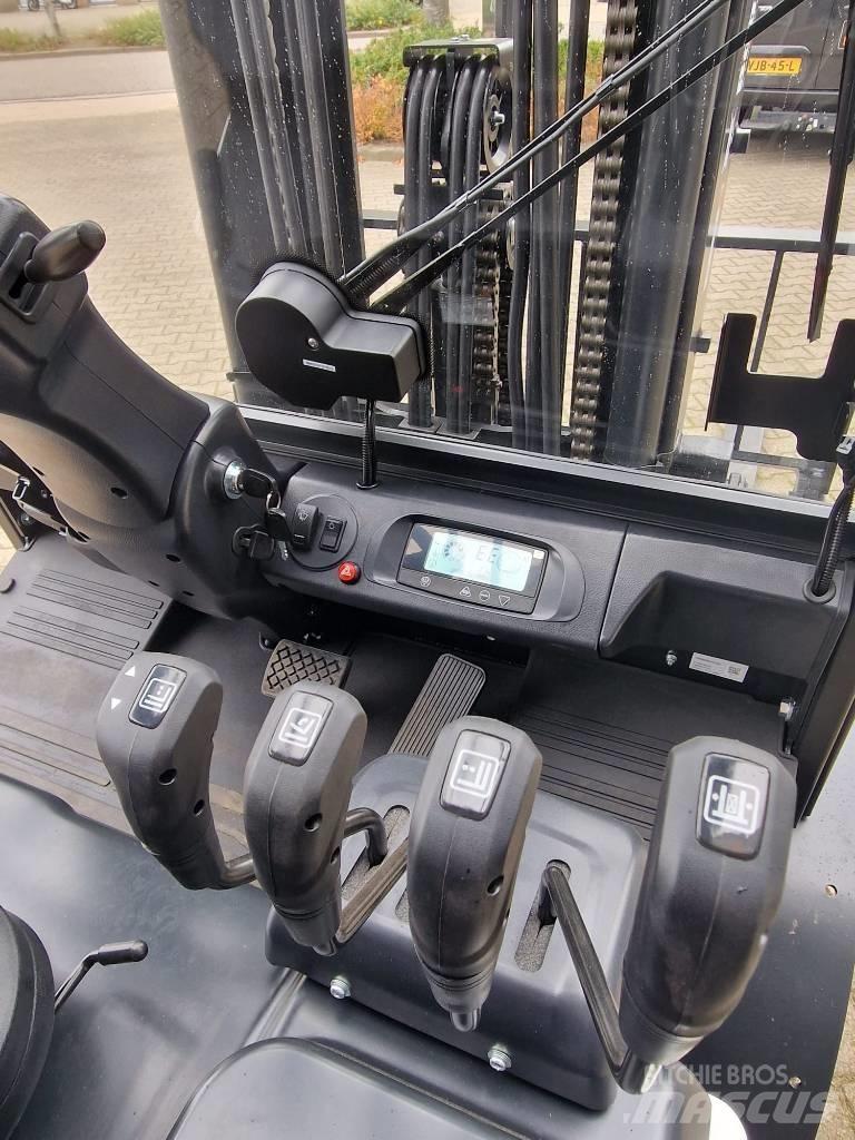 Bobcat B 30 X-7 Plus バッテリーフォークリフト