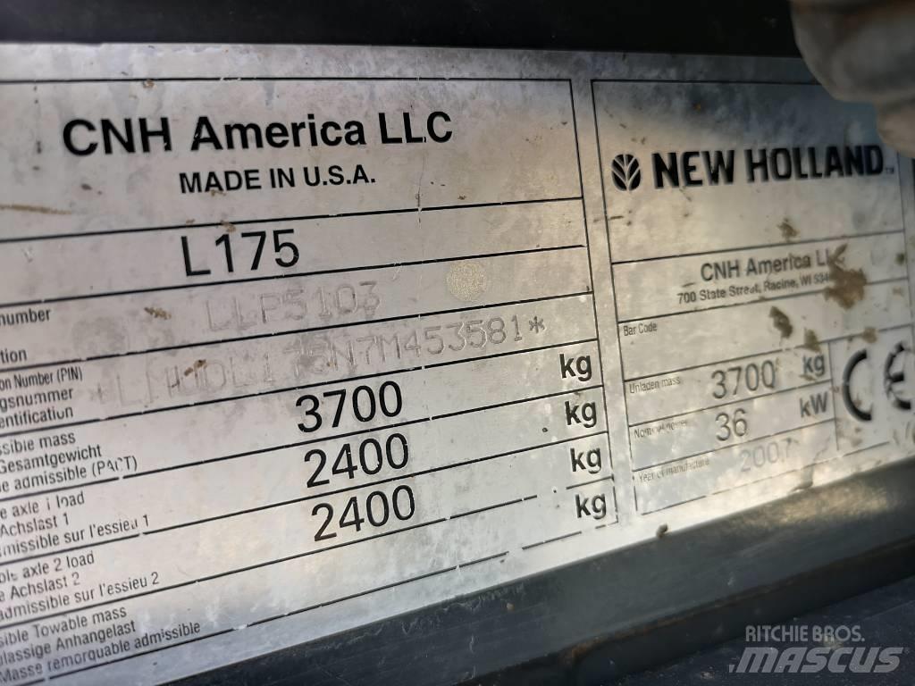 New Holland L 175 スキッドステアローダー