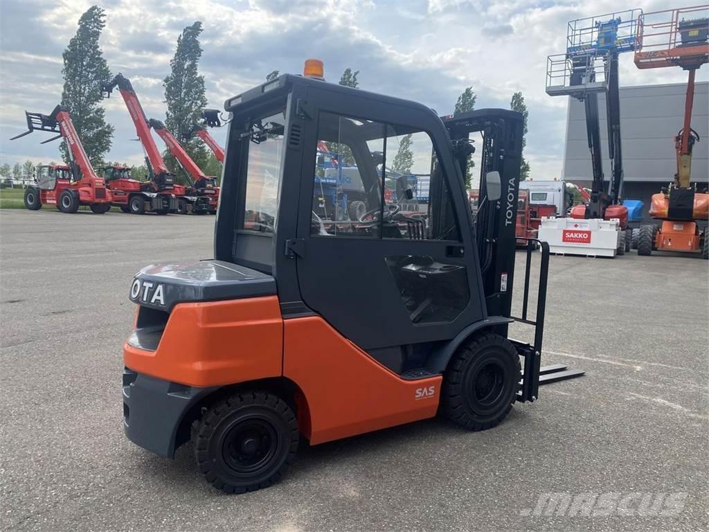 Toyota 52-8FDF25 ディーゼル・軽油