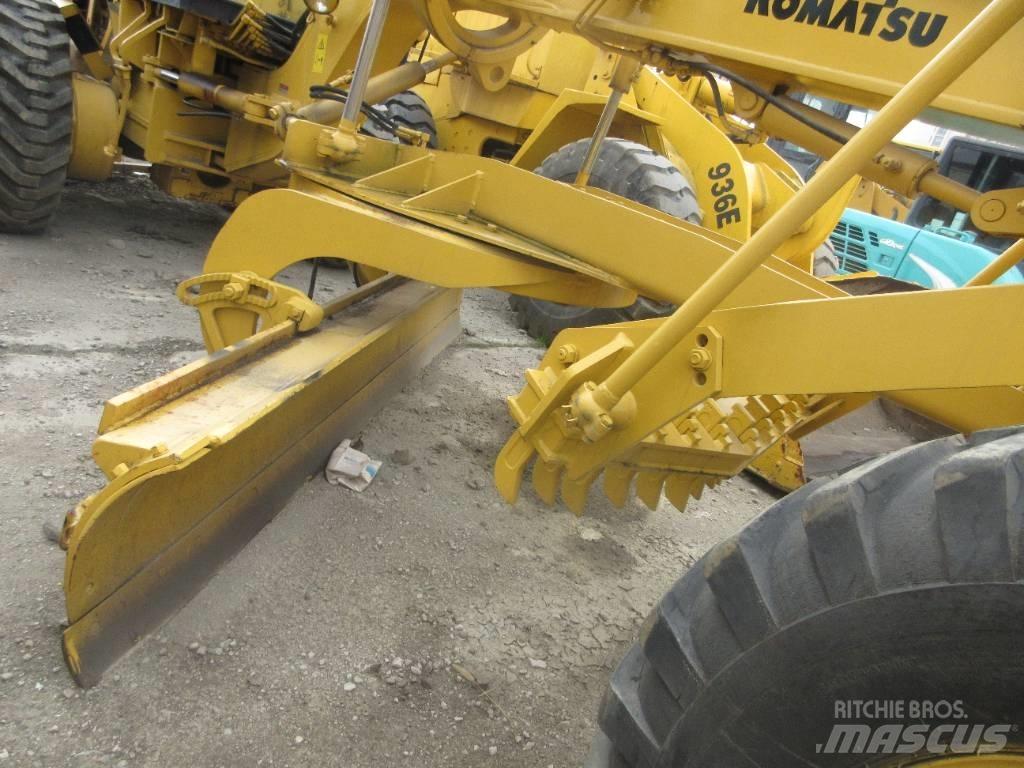 Komatsu GD 623 モーターグレーダー