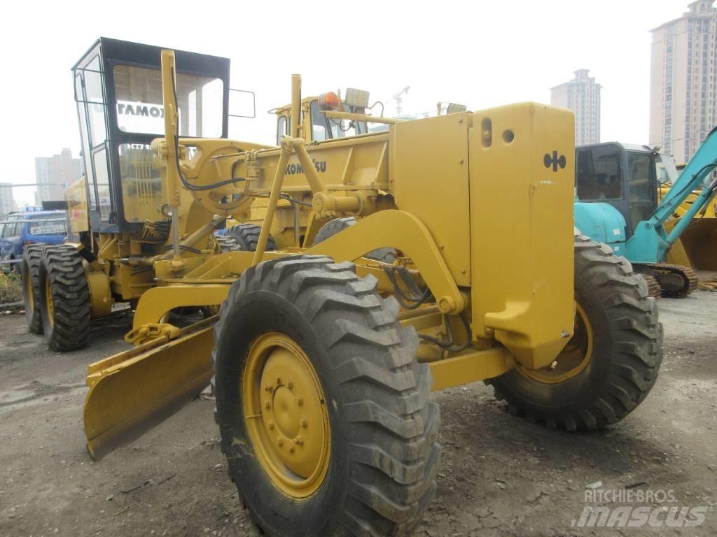 Komatsu GD 623 モーターグレーダー