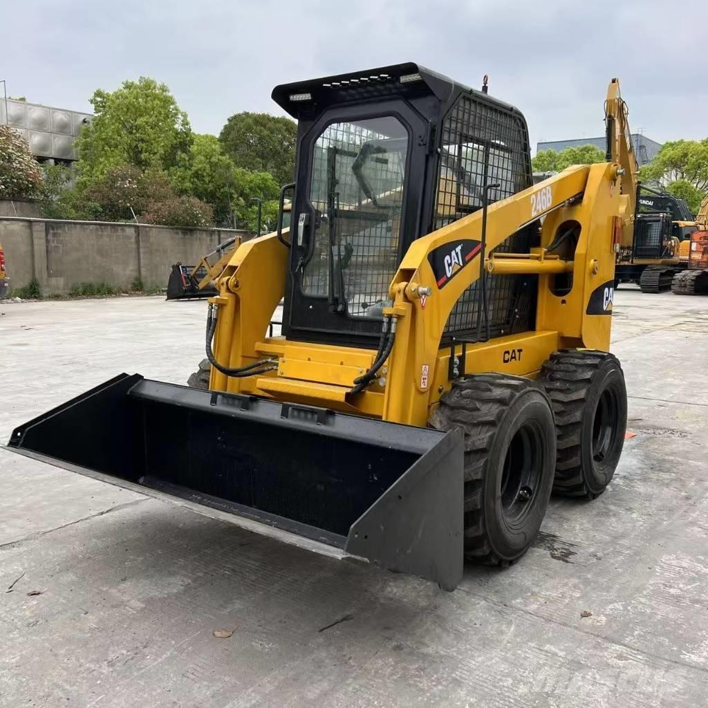 CAT 246 B ミニローダー