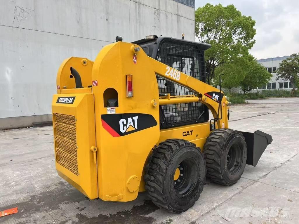 CAT 246 B ミニローダー
