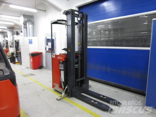 Linde L1600 自走式スタッカー