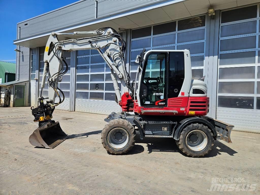 Takeuchi TB295W ホイール式油圧ショベル（パワーショベル・ユンボ・バックホー）