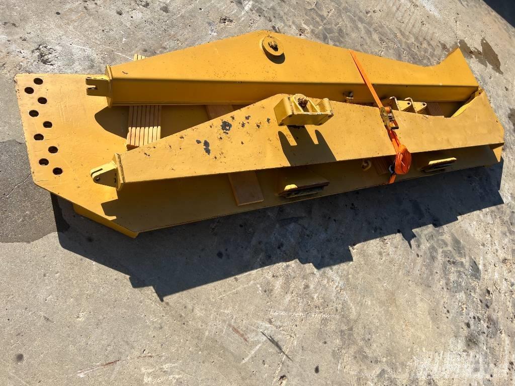 CAT 735 テールゲート