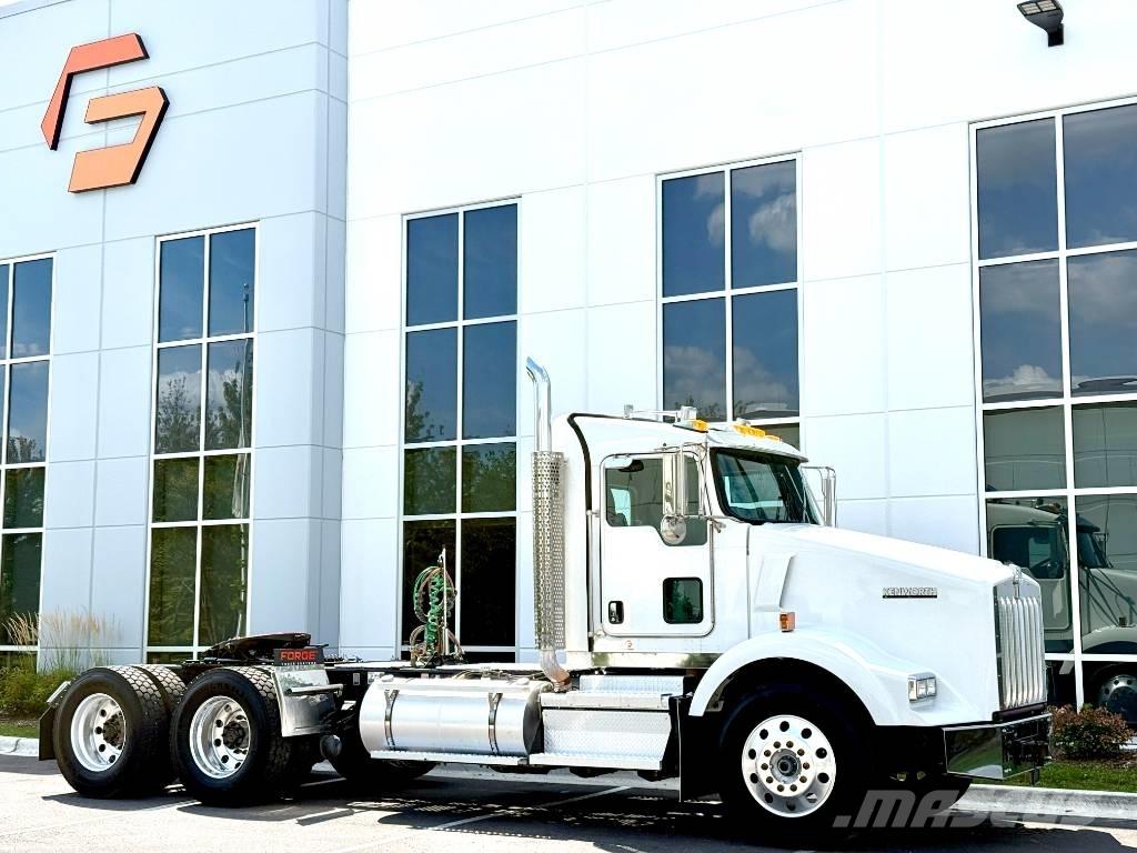 Kenworth T 800 中古トラクターヘッド | トレーラーヘッド