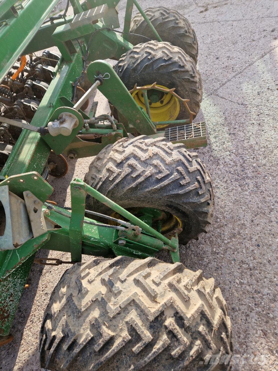 John Deere 750 A コンビネーションドリル