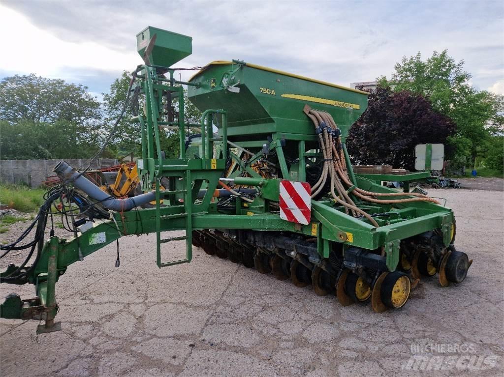 John Deere 750 A コンビネーションドリル